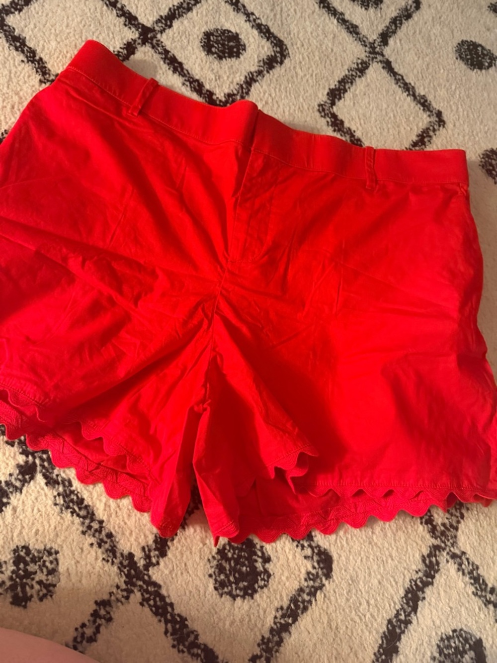 IWomen's Bright Red Scallop Hem Shorts